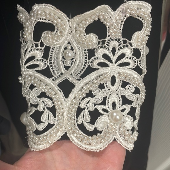 Jessica McClintock vintage dress in black velvet & lace w/ pearls on sleeves. - Picture 6 of 10